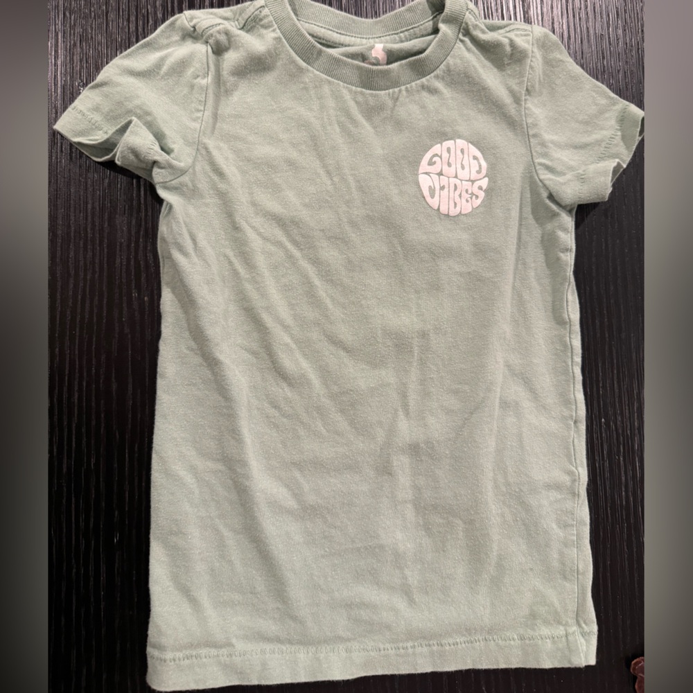 Cotton on kids. Unisex graphic tee.
